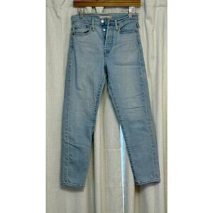 Levi's Wedgie Skinny Jeans in Light Wash